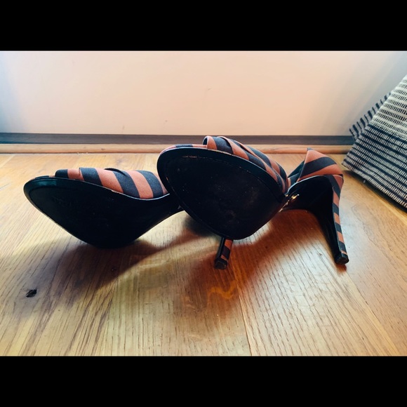 Alice + Olivia Peep Toe Heels - Picture 8 of 8